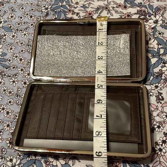 NWOT- clutch w/camo design w/white rhinestones &  snake design, push open lock. - Picture 13 of 13